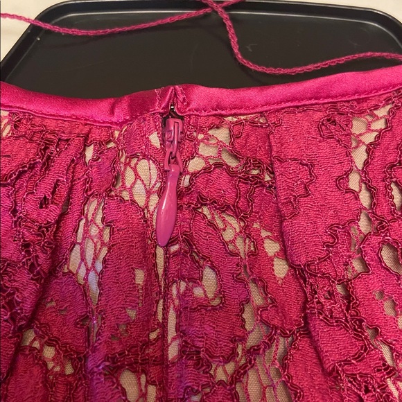 Adrianna Papell magenta lace over tan lining dresssize 10 - Picture 10 of 11